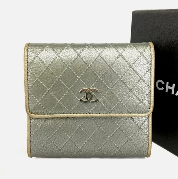 CHANEL BICOLOR QUILTED MATELASSE CC LOGO BICOLOR LEATHER TRIFOLD WALLET/D1728 - Picture 1 of 11